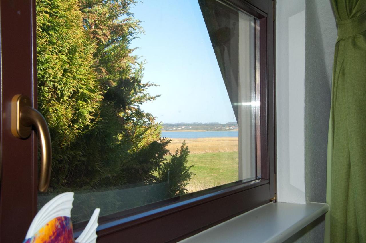 Wg Bernstein - Reetdachhaus - Ruhe Und Seeblick Sellin  Exterior photo